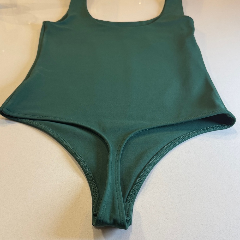 NWT Express Body Contour Forest Green Scoop Neck Tank Bodysuit - Size S - Picture 6 of 7